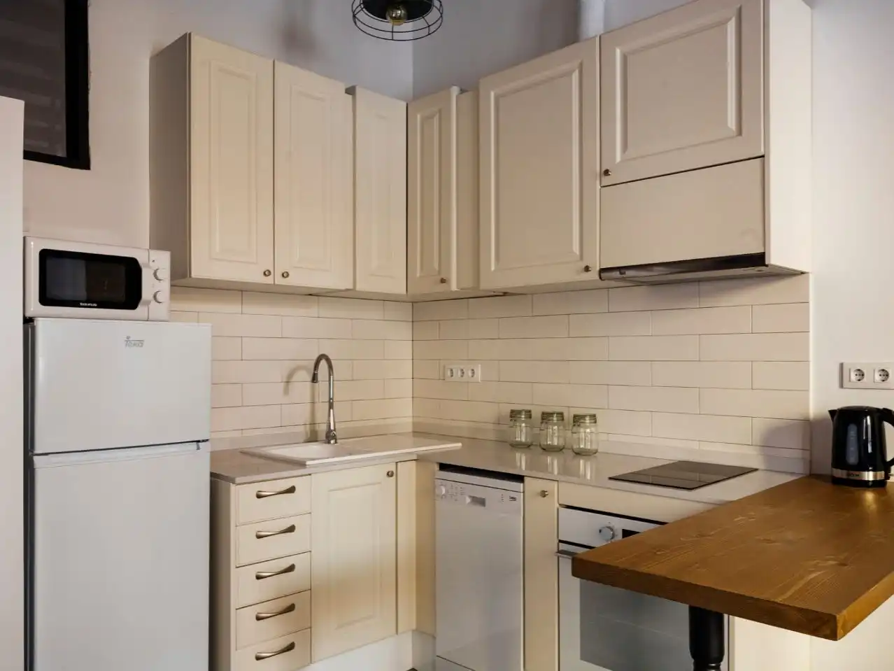 Flat for rent in Carrer de L'est, 3, El Raval Kitchen of Flat for rent in Barcelona Capital with Air Conditioner