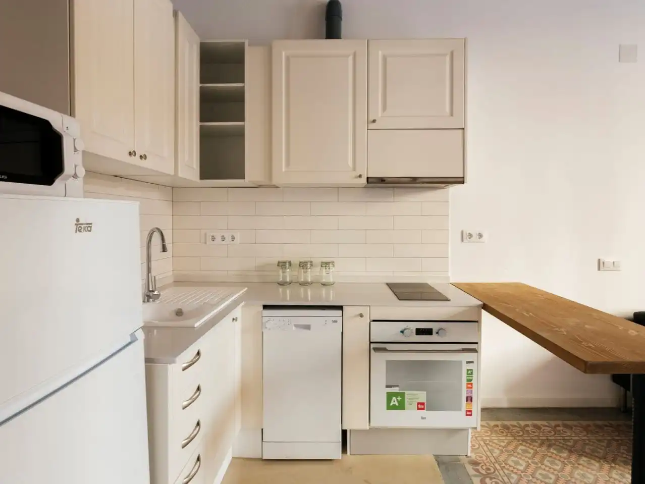 Flat for rent in Carrer de L'est, 3, El Raval Kitchen of Flat for rent in Barcelona Capital with Air Conditioner
