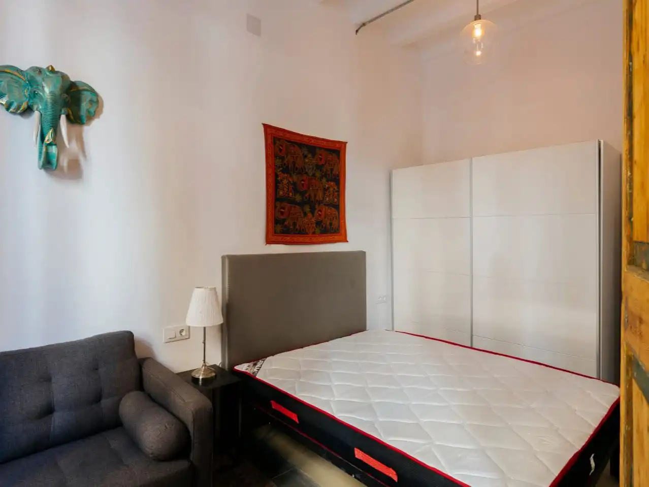 Flat for rent in Carrer de L'est, 3, El Raval Bedroom of Flat for rent in Barcelona Capital with Air Conditioner