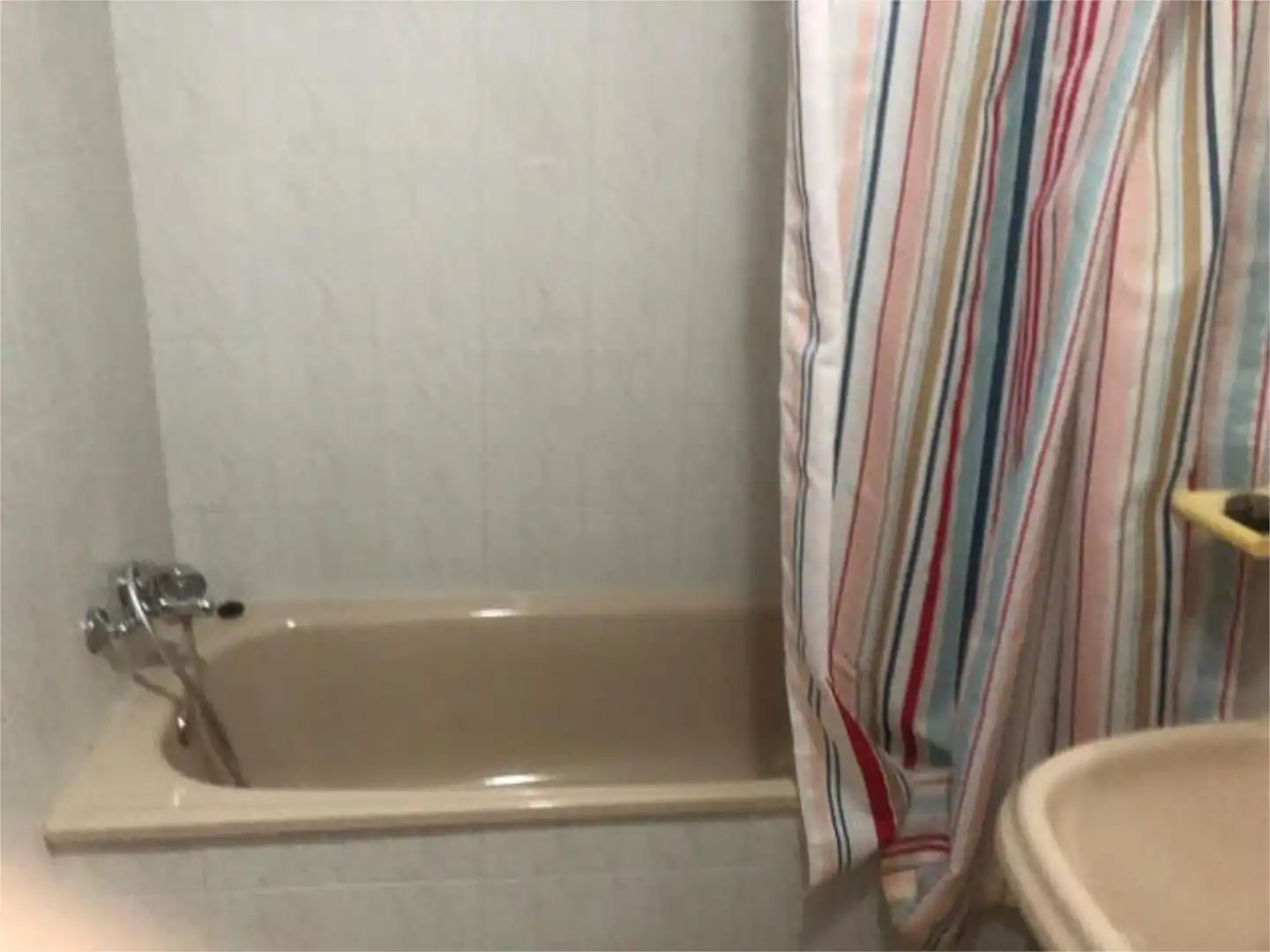 Bathroom of Flat for rent in Jaén  with Heating, Private garden and Terrace