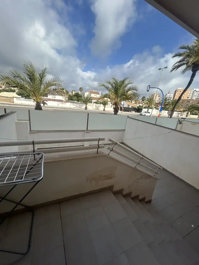 Planta baja de alquiler en Calle Ferrara, Entremares Terraza de Planta baja de alquiler en La Manga del Mar Menor con Aire acondicionado, Calefacción y Terraza