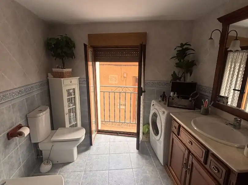Einfamilien-Reihenhaus zum Verkauf in Calle de la Iglesia, 12, Peñalver Badezimmer von Einfamilien-Reihenhaus zum Verkauf in Peñalver mit Klimaanlage, Heizung und Balkon