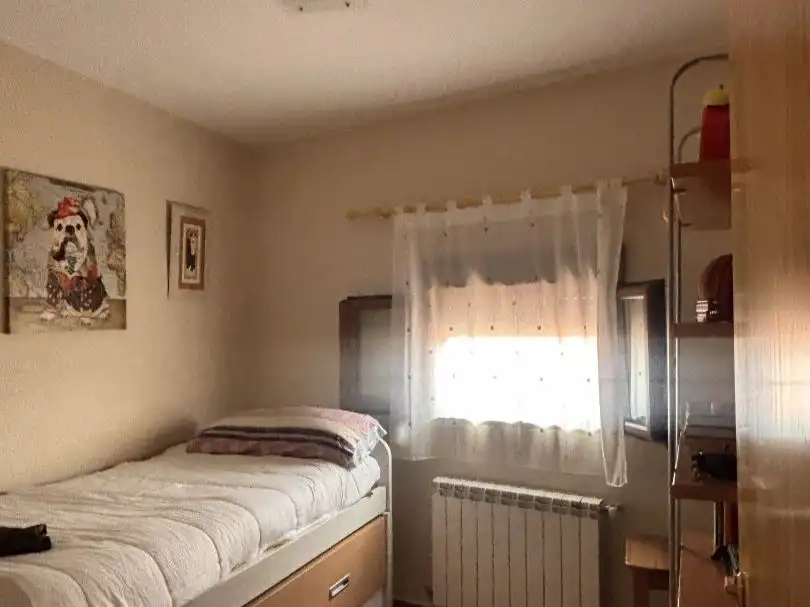 Einfamilien-Reihenhaus zum Verkauf in Calle de la Iglesia, 12, Peñalver Schlafzimmer von Einfamilien-Reihenhaus zum Verkauf in Peñalver mit Klimaanlage, Heizung und Balkon