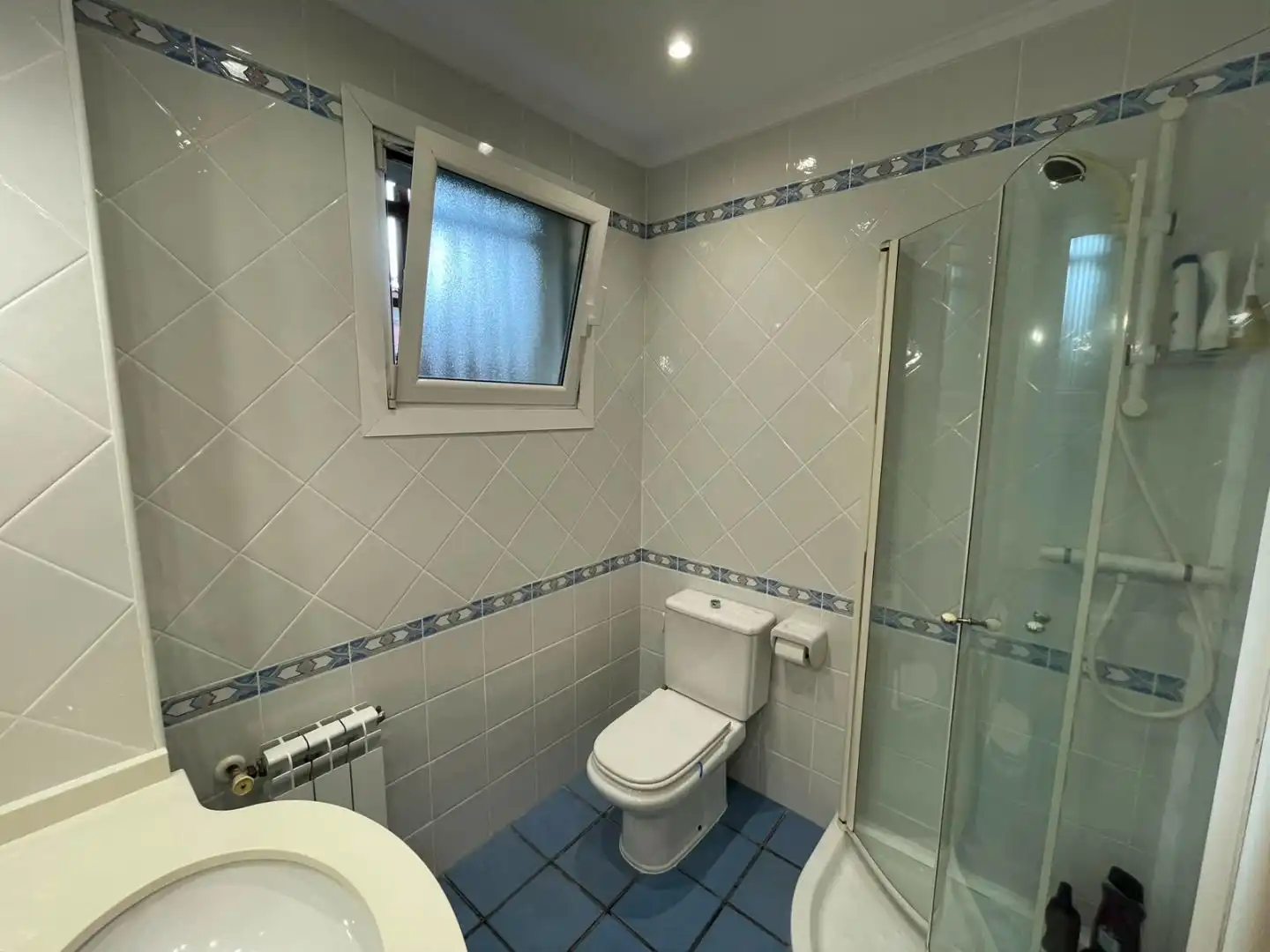 Piso en venta en Errotaundi Pasealekua, 13, Jaizubia - Urdanibia - Puiana Baño de Piso en venta en Irun con Terraza y Piscina