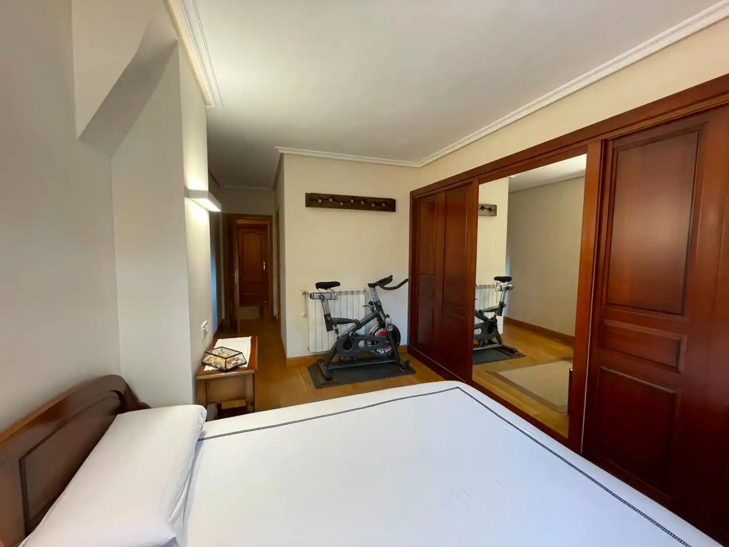 Piso en venta en Errotaundi Pasealekua, 13, Jaizubia - Urdanibia - Puiana Habitación de Piso en venta en Irun con Terraza y Piscina