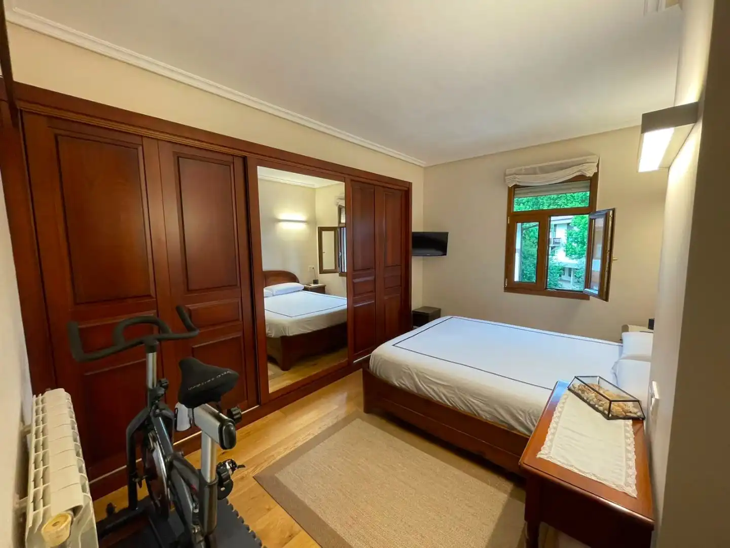 Piso en venta en Errotaundi Pasealekua, 13, Jaizubia - Urdanibia - Puiana Habitación de Piso en venta en Irun con Terraza y Piscina