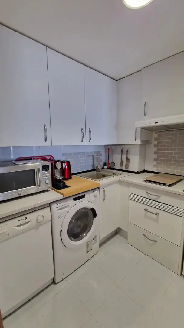 Piso de alquiler en Carrer de les Filipines, 27, Russafa Cocina de Piso de alquiler en Valencia con Aire acondicionado, Amueblado y Lavadora