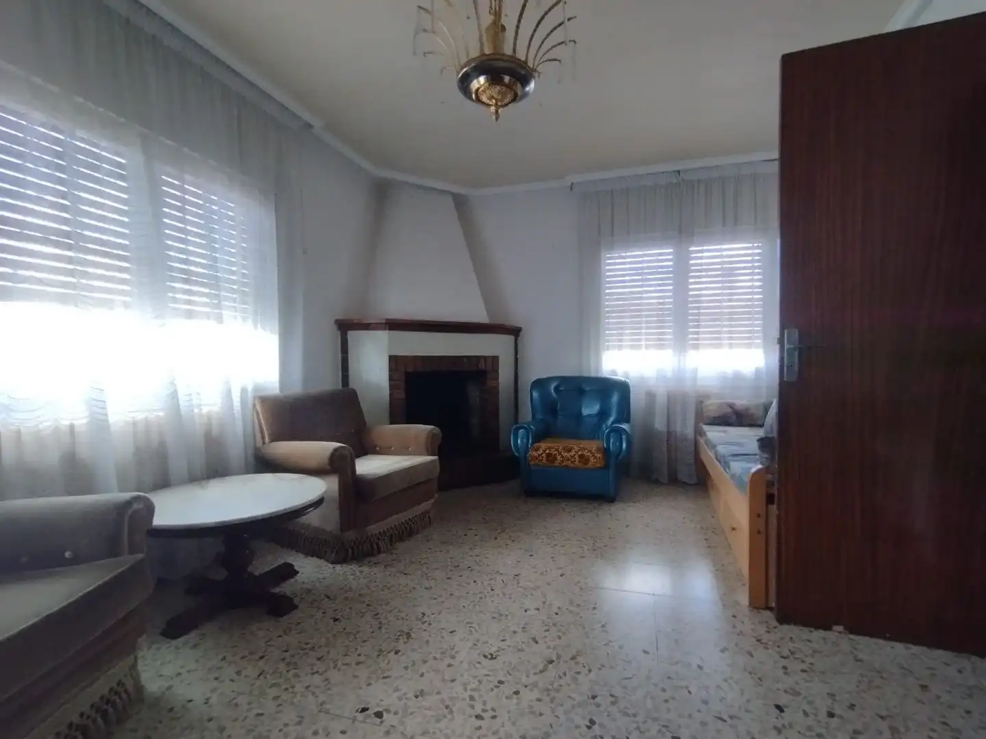 Piso en venta en Calle la Balsa, 1, La Muela Sala de estar de Piso en venta en La Muela con Aire acondicionado, Calefacción y Amueblado