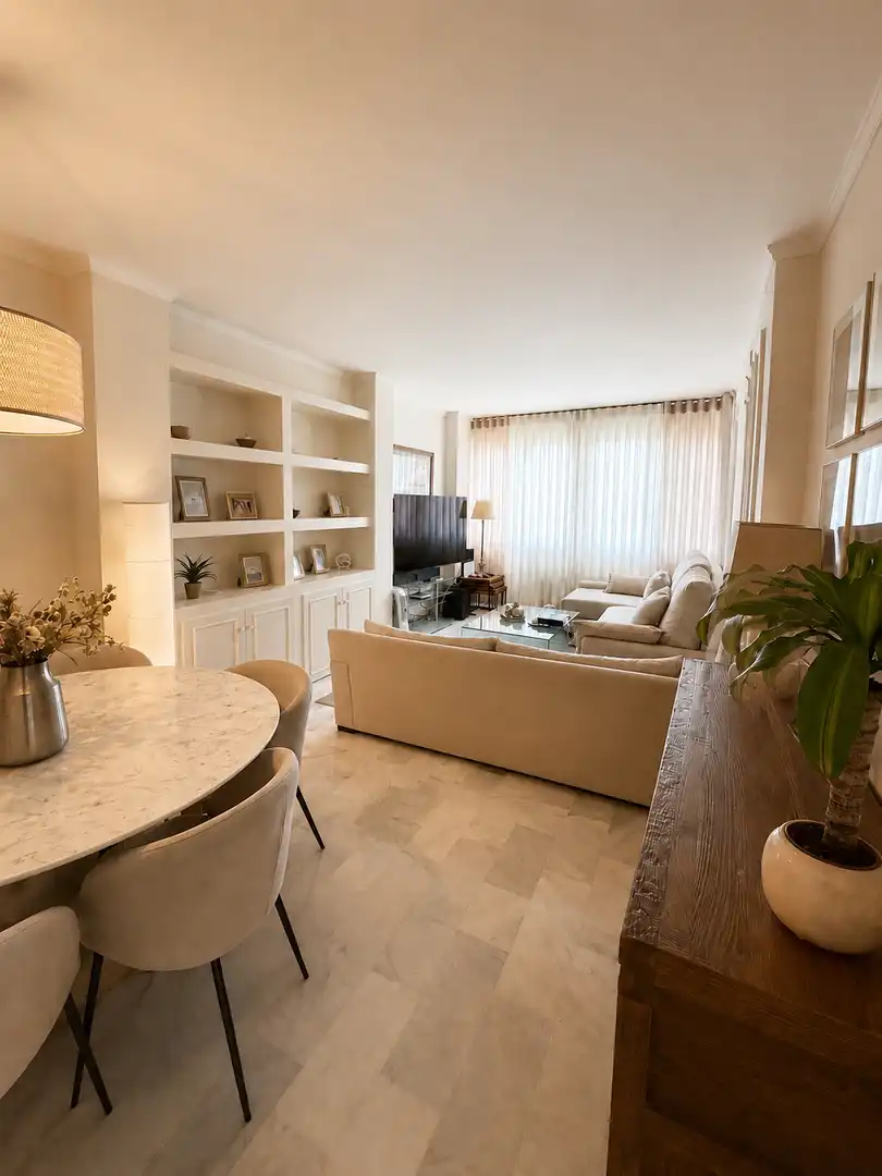 Living room of Flat for sale in Estepona  with Air Conditioner, Heating and Private garden