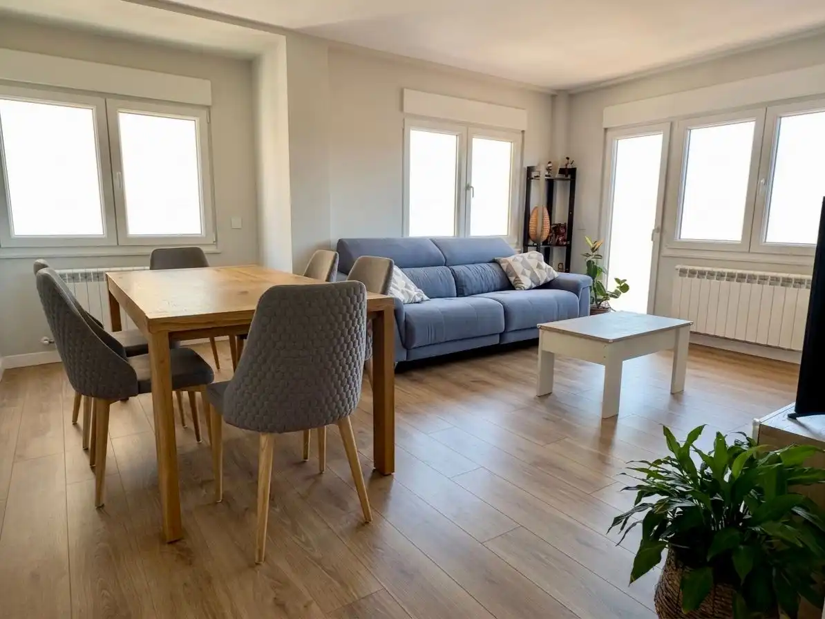 Sala d'estar de Pis en venda en Salamanca amb Balcó