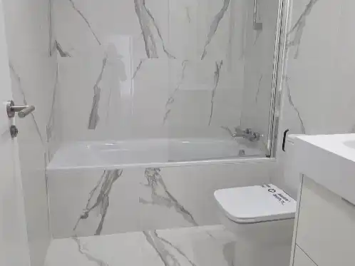 Piso de alquiler en Avenida Arrigo Boito, 5, Limonar Baño de Piso de alquiler en Málaga con Aire acondicionado, Jardín privado y Parquet