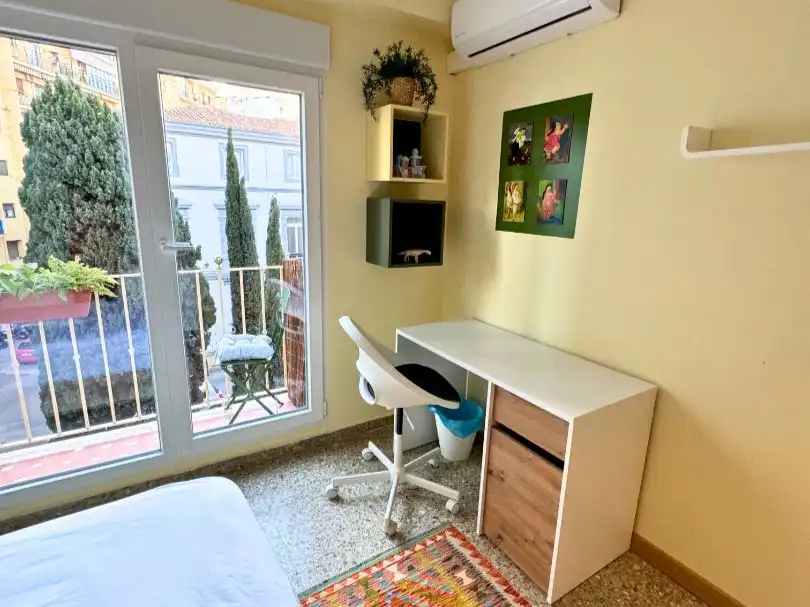 Zimmer in Plaça del Comte de Carlet, 6, La Seu Terrasse von Wohnungen zur untervermieten in Valencia mit Klimaanlage, Heizung und Möbliert