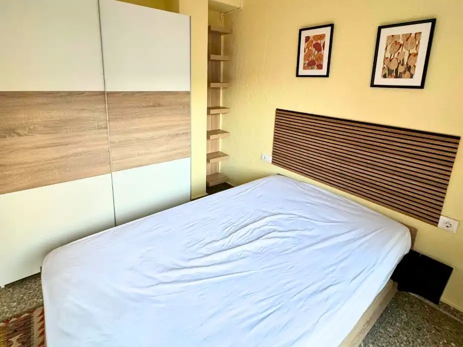 Zimmer in Plaça del Comte de Carlet, 6, La Seu Schlafzimmer von Wohnungen zur untervermieten in Valencia mit Klimaanlage, Heizung und Möbliert