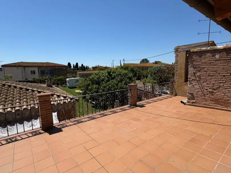 Flat for sale in Carrer de Sant Valenti, 3, Vilamacolum Terrace of Flat for sale in Vilamacolum with Heating, Private garden and Terrace