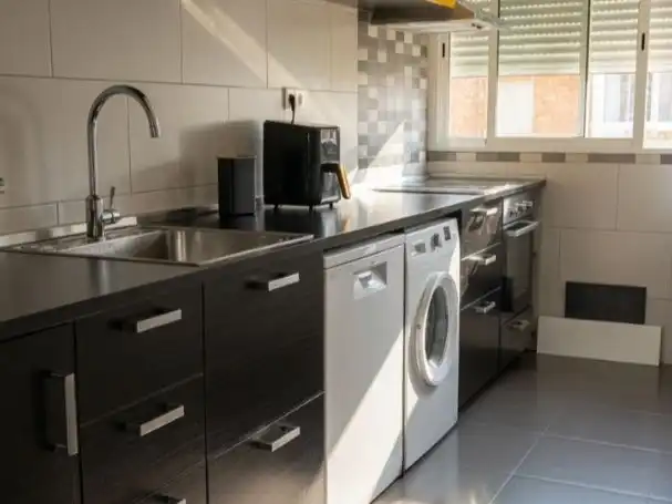 Flat for sale in San Jerónimo - La Bachillera Kitchen of Flat for sale in Sevilla with Air Conditioner