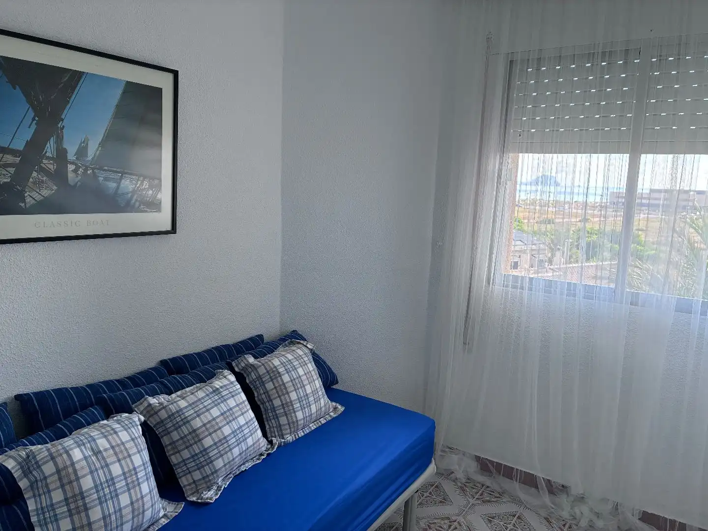 Wohnung zur Miete in Strasse el Barón Km7, ., Playa de las Gaviotas - El Pedrucho Schlafzimmer von Wohnung zur Miete in La Manga del Mar Menor mit Klimaanlage und Terrasse