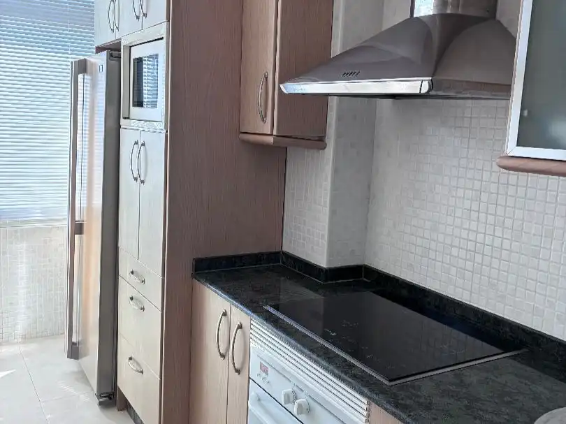 Wohnung zur Miete in Strasse el Barón Km7, ., Playa de las Gaviotas - El Pedrucho Küche von Wohnung zur Miete in La Manga del Mar Menor mit Klimaanlage und Terrasse