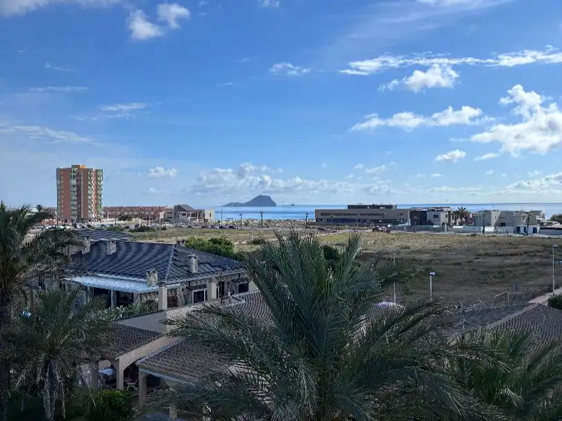 Wohnung zur Miete in Strasse el Barón Km7, ., Playa de las Gaviotas - El Pedrucho Außenansicht von Wohnung zur Miete in La Manga del Mar Menor mit Klimaanlage und Terrasse