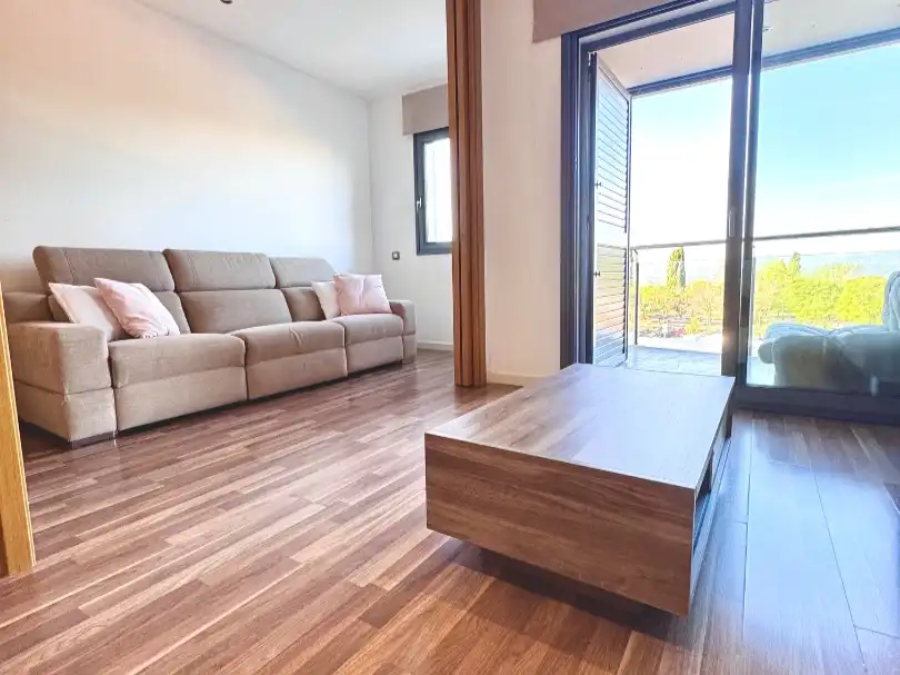 Piso en venta en Ronda del Fort Roig, 20, Montjuïc Sala de estar de Piso en venta en Girona Capital