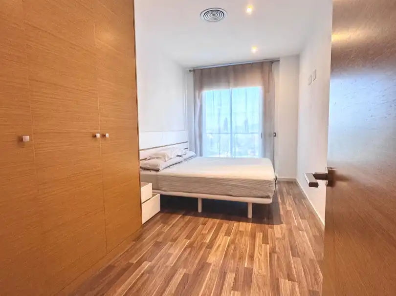 Piso en venta en Ronda del Fort Roig, 20, Montjuïc Habitación de Piso en venta en Girona Capital