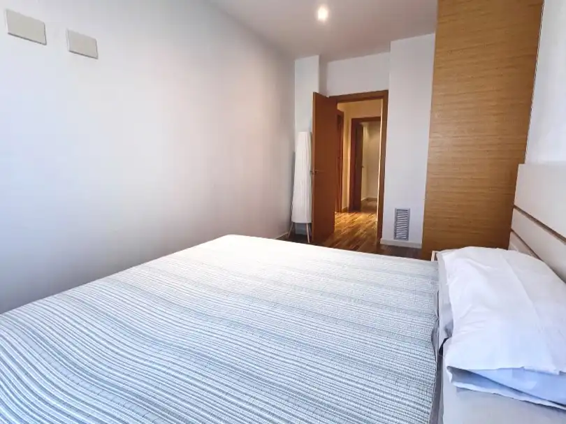 Piso en venta en Ronda del Fort Roig, 20, Montjuïc Habitación de Piso en venta en Girona Capital