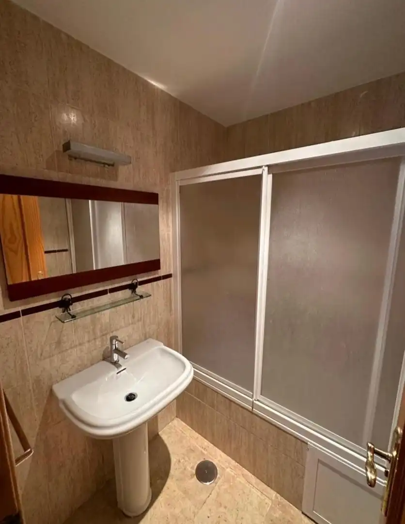 Flat for sale in Calle Teniente Morán, 39, El Industrial Bathroom of Flat for sale in Melilla Capital with Air Conditioner