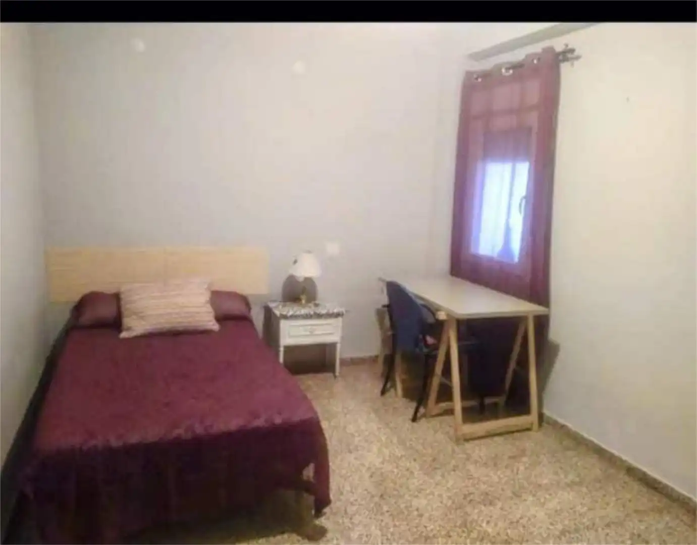 Habitación de Apartamento de alquiler en Jaén con Terraza y Amueblado