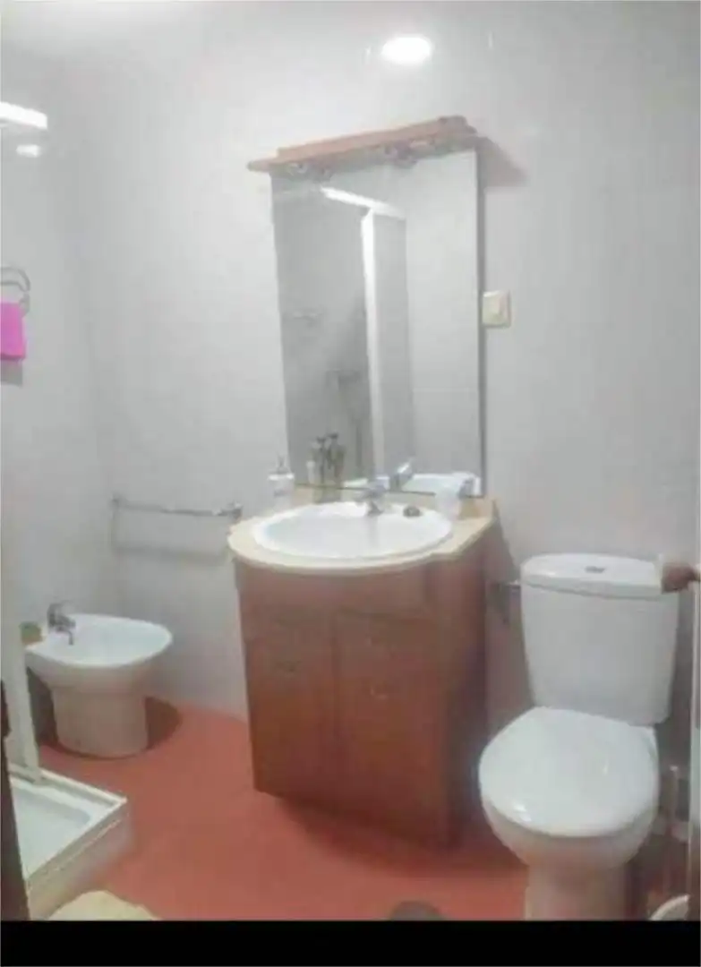 Baño de Apartamento de alquiler en Jaén con Terraza y Amueblado
