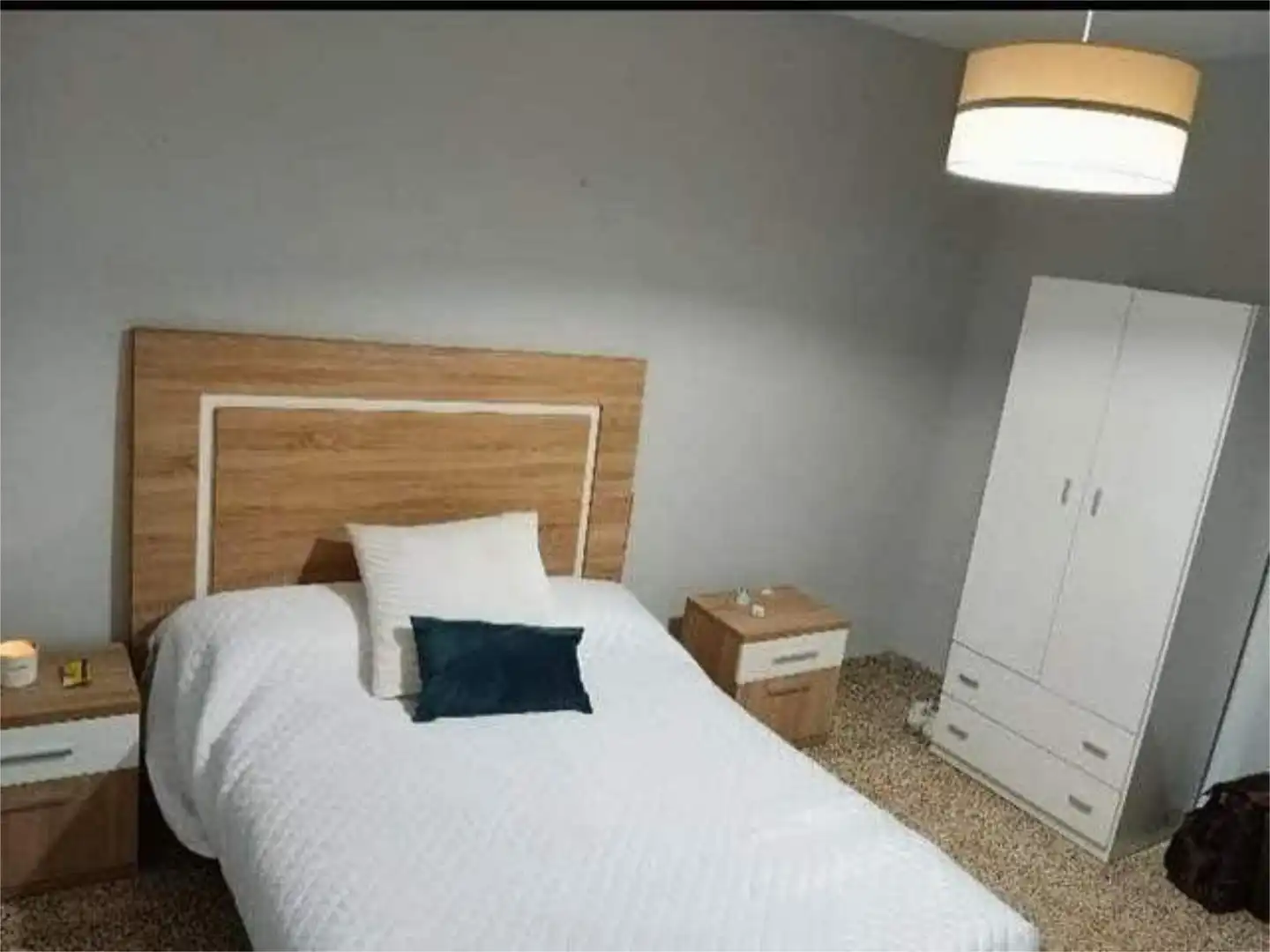 Habitación de Apartamento de alquiler en Jaén con Terraza y Amueblado