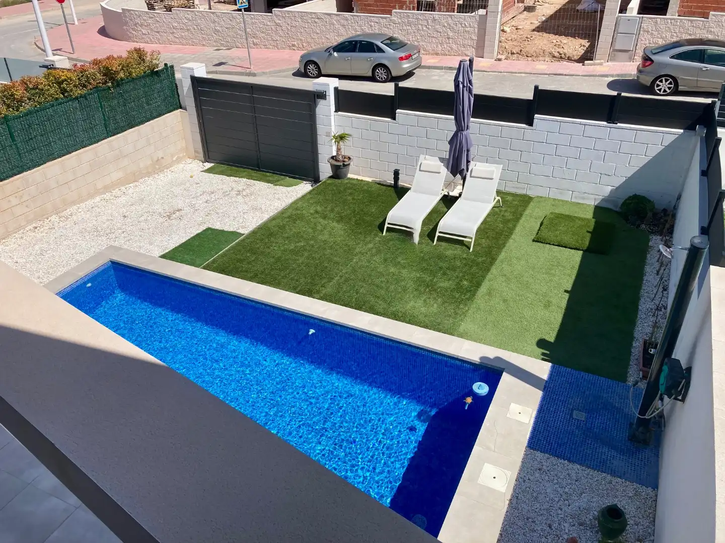 Houses for sale in Carrer de Xipre, 52, Gran Alacant Swimming pool of Houses for sale in Santa Pola with Air Conditioner, Terrace and Swimming Pool