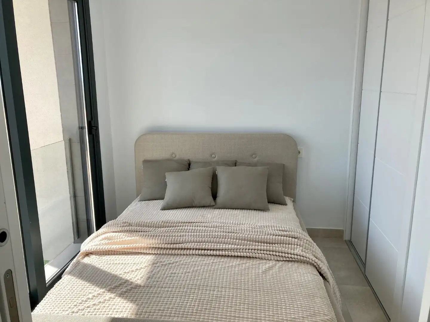 Houses for sale in Carrer de Xipre, 52, Gran Alacant Bedroom of Houses for sale in Santa Pola with Air Conditioner, Terrace and Swimming Pool
