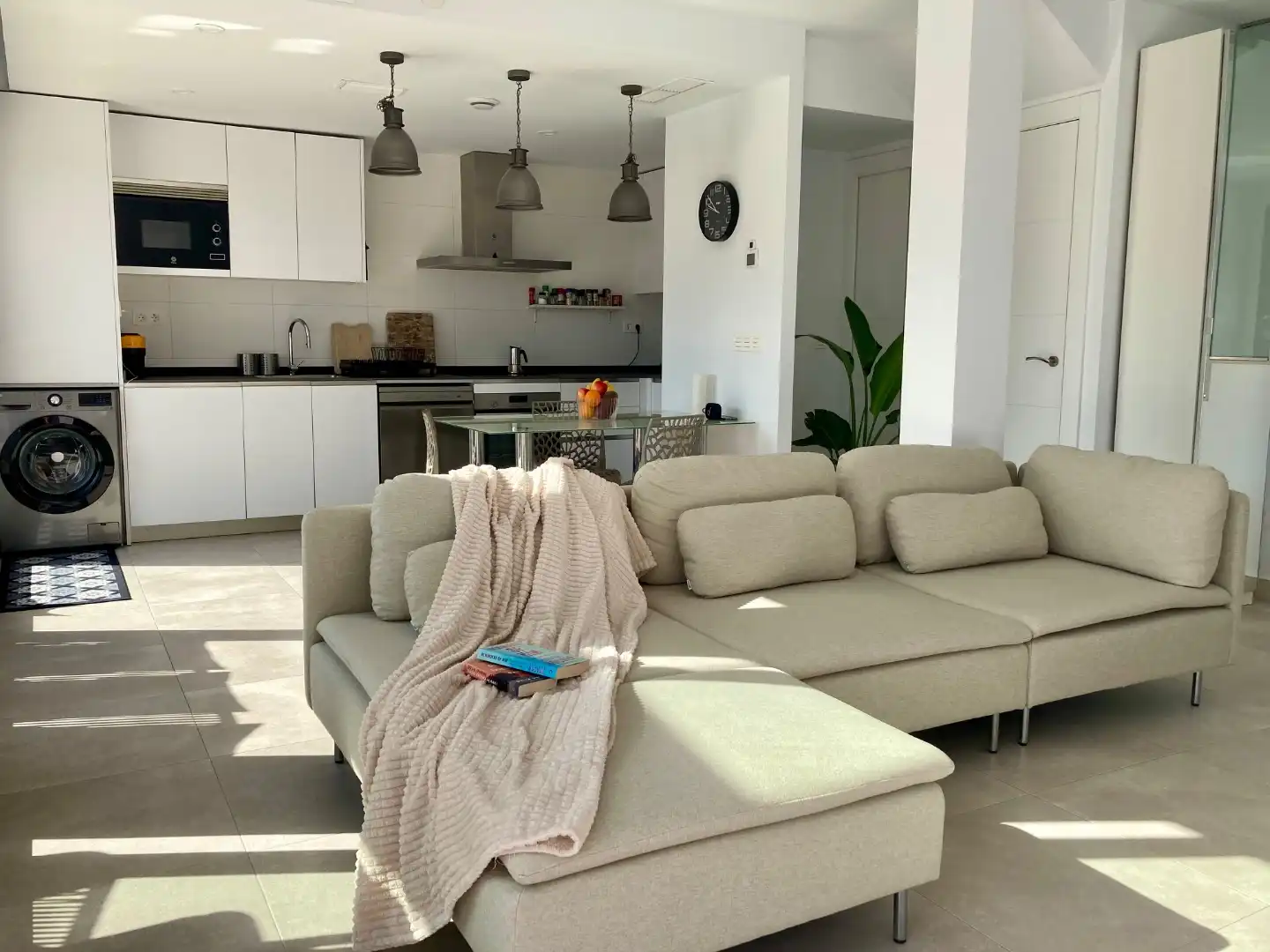 Houses for sale in Carrer de Xipre, 52, Gran Alacant Living room of Houses for sale in Santa Pola with Air Conditioner, Terrace and Swimming Pool