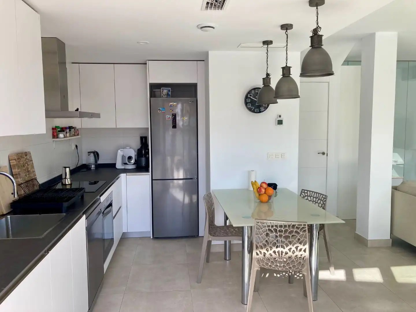 Houses for sale in Carrer de Xipre, 52, Gran Alacant Kitchen of Houses for sale in Santa Pola with Air Conditioner, Terrace and Swimming Pool