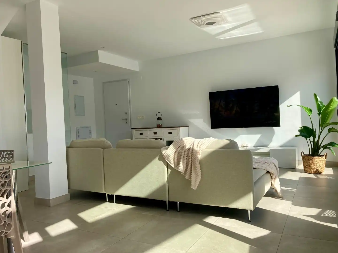Houses for sale in Carrer de Xipre, 52, Gran Alacant Living room of Houses for sale in Santa Pola with Air Conditioner, Terrace and Swimming Pool