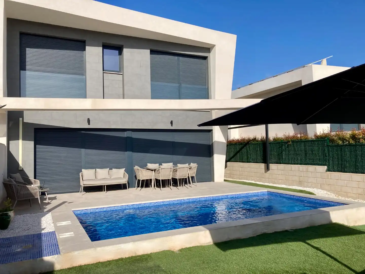 Houses for sale in Carrer de Xipre, 52, Gran Alacant Swimming pool of Houses for sale in Santa Pola with Air Conditioner, Terrace and Swimming Pool