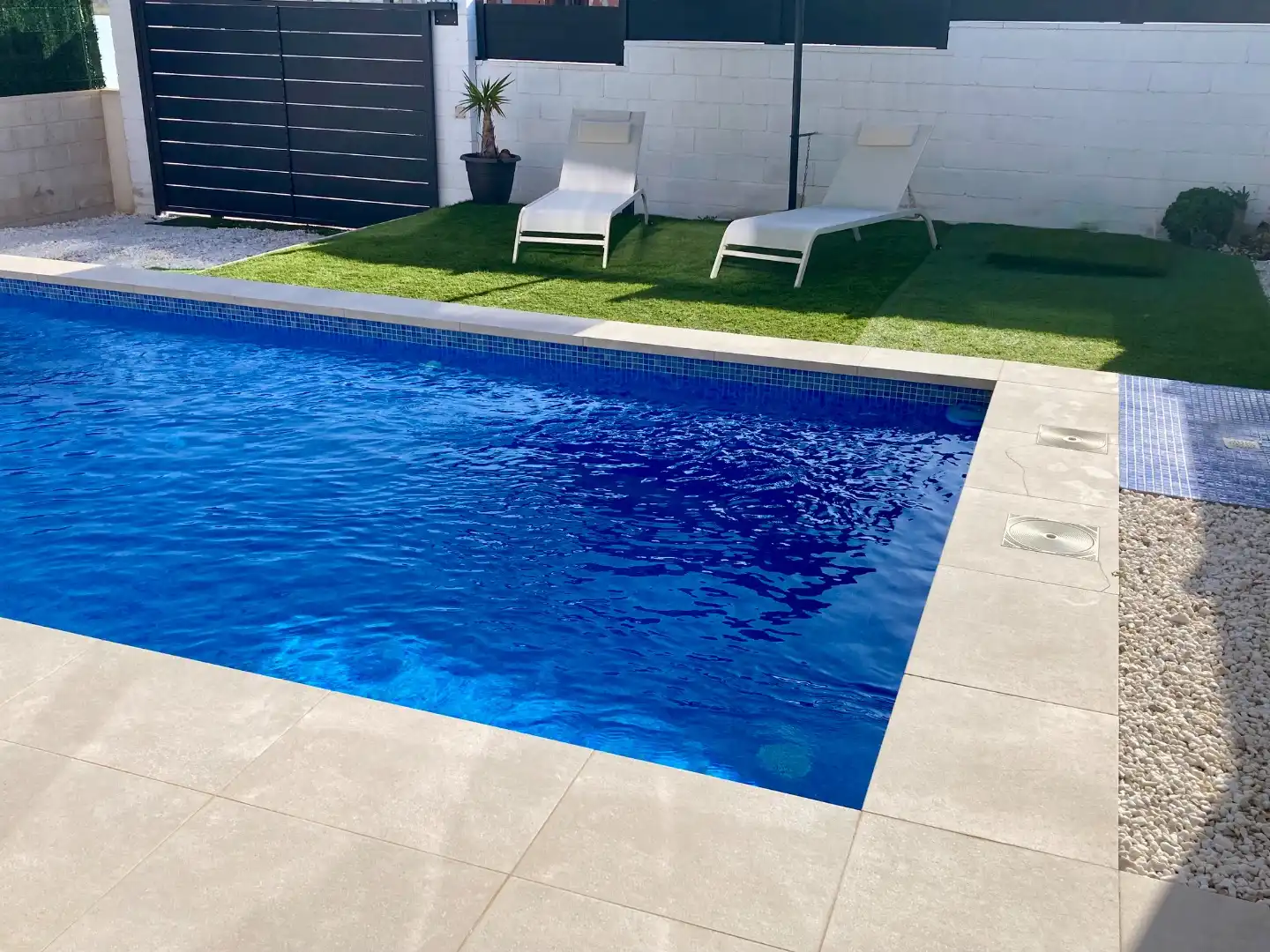 Houses for sale in Carrer de Xipre, 52, Gran Alacant Swimming pool of Houses for sale in Santa Pola with Air Conditioner, Terrace and Swimming Pool
