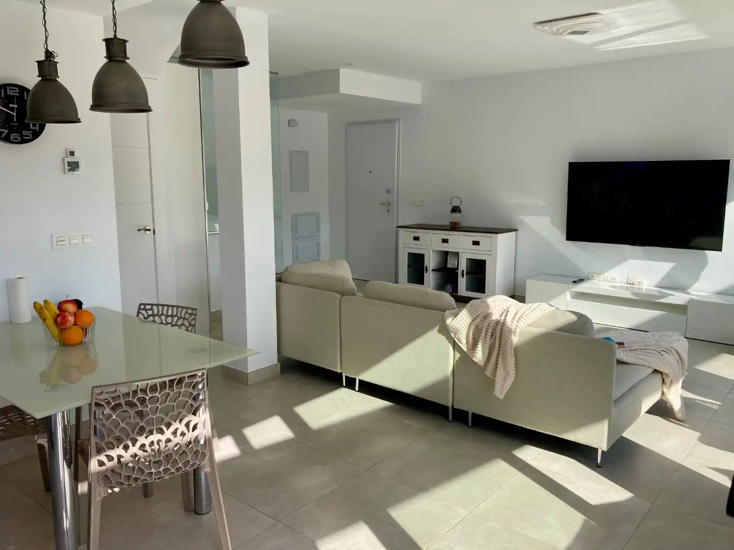 Houses for sale in Carrer de Xipre, 52, Gran Alacant Living room of Houses for sale in Santa Pola with Air Conditioner, Terrace and Swimming Pool