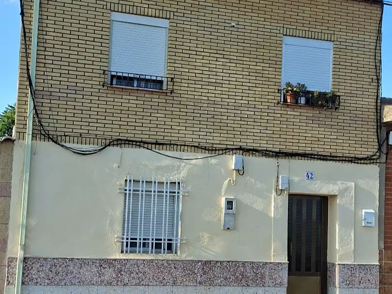 Außenansicht von Wohnung zum Verkauf in Daimiel mit Parkett, Abstellraum und Möbliert