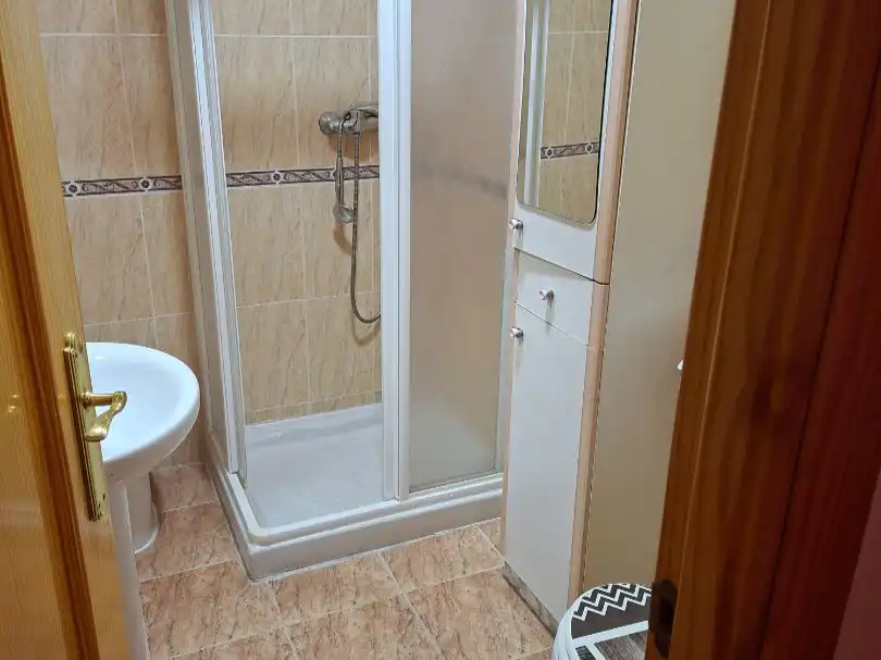 Badezimmer von Wohnung zum Verkauf in Daimiel mit Parkett, Abstellraum und Möbliert
