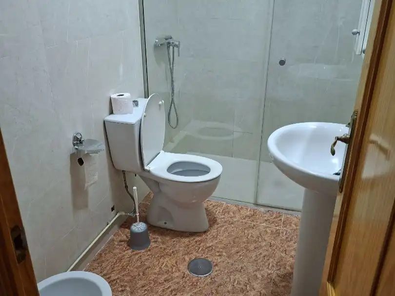 Badezimmer von Wohnung zum Verkauf in Daimiel mit Parkett, Abstellraum und Möbliert