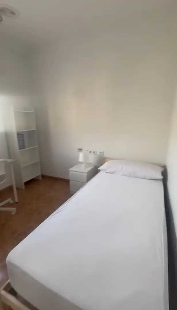Habitación en Calle Vinaroz, 20, Ciudad Jardín - Tagarete - El Zapillo Habitación en Calle Vinaroz, 20, Ciudad Jardín - Tagarete - El Zapillo