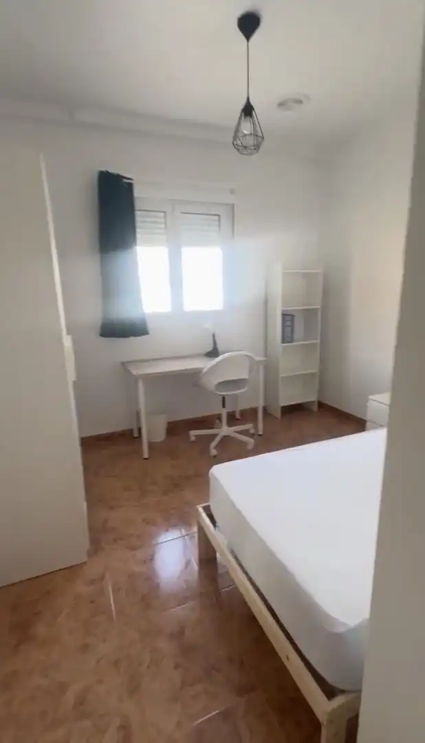 Habitación en Calle Vinaroz, 20, Ciudad Jardín - Tagarete - El Zapillo Habitación en Calle Vinaroz, 20, Ciudad Jardín - Tagarete - El Zapillo