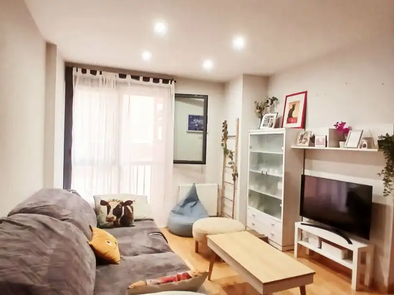 Piso en venta en Calle de Angeles Gasset, 115, San Fernando - Carretera de Valencia Sala de estar de Piso en venta en Cuenca Capital