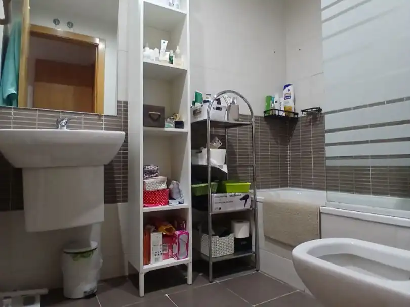 Piso en venta en Calle de Angeles Gasset, 115, San Fernando - Carretera de Valencia Baño de Piso en venta en Cuenca Capital