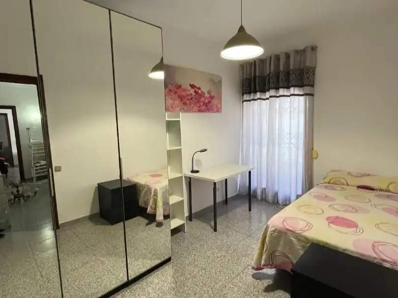 Piso de alquiler en Calle Alhelí, 13, Cruz Roja Habitación de Piso de alquiler en Sevilla con Aire acondicionado, Terraza y Amueblado
