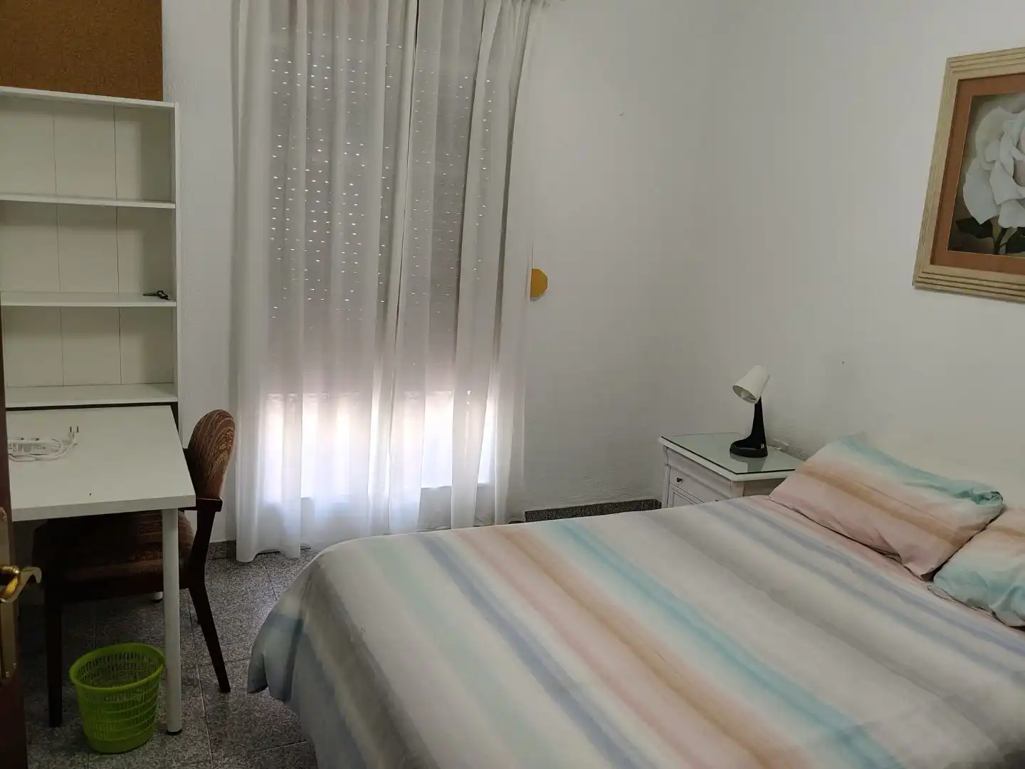 Piso de alquiler en Calle Alhelí, 13, Cruz Roja Habitación de Piso de alquiler en Sevilla con Aire acondicionado, Terraza y Amueblado