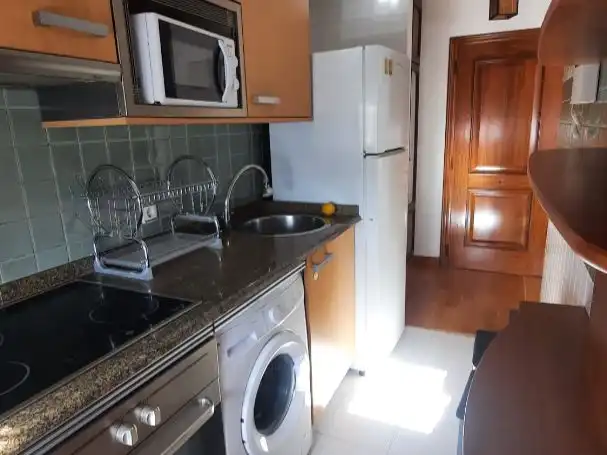 Flat for rent in Calle Morcín, 6, Montecerrao Kitchen of Flat for rent in Oviedo with Heating, Parquet flooring and Furnished