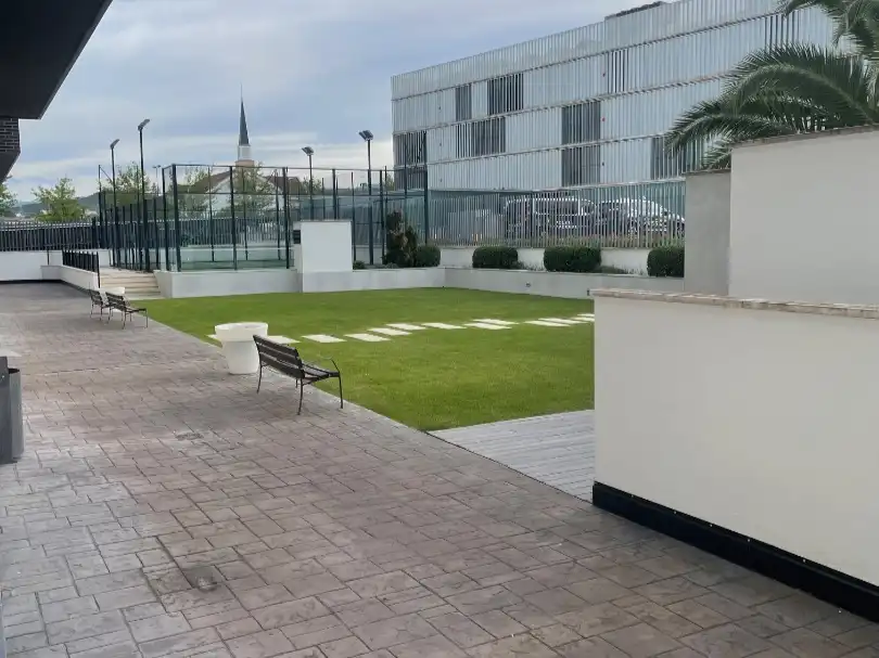 Piso en venta en Calle Sorzano, 16, La Cava - Fardachón Terraza de Piso en venta en Logroño con Aire acondicionado, Terraza y Piscina