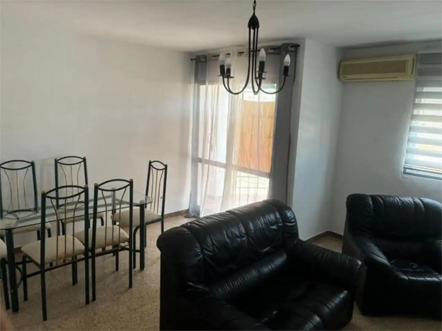 Piso de alquiler en Oeste Sala de estar de Piso de alquiler en Mérida