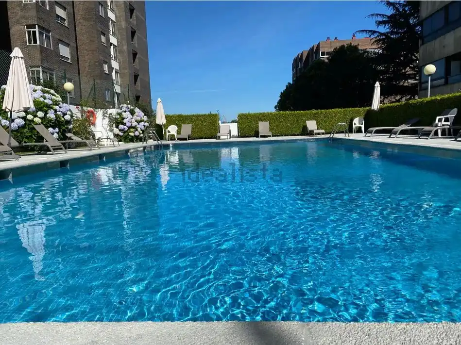 Apartments for sale in Rúa de Julia Minguillón, 4, Centro - Areal Swimming pool of Apartments for sale in Vigo with Heating, Private garden and Parquet flooring